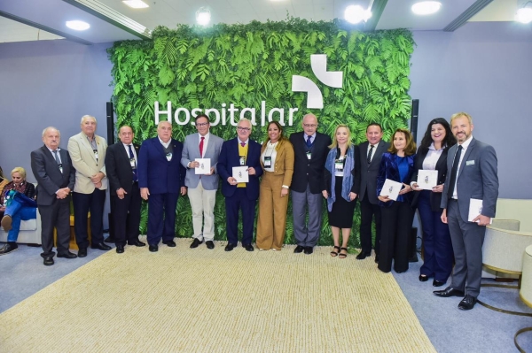 fotos-hospitalar-2022-principal-site Em evento na Hospitalar, CNSaúde lança publicações, iniciativa Mulher e Selo do Programa Farol