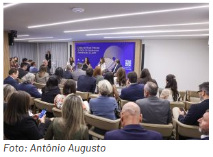 005-1 Instituto Consenso lan&ccedil;a segunda edi&ccedil;&atilde;o do C&oacute;digo de Boas Pr&aacute;ticas e re&uacute;ne lideran&ccedil;as para discutir governan&ccedil;a de dados na sa&uacute;de